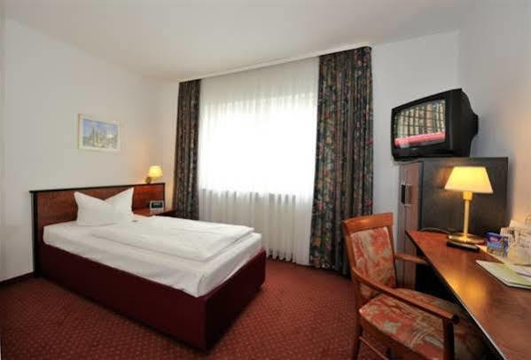 Rhein Neckar Hotel MHG Exterior photo