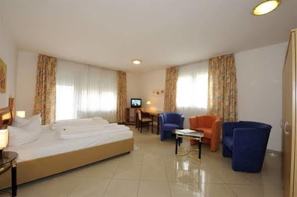 Rhein Neckar Hotel MHG Exterior photo